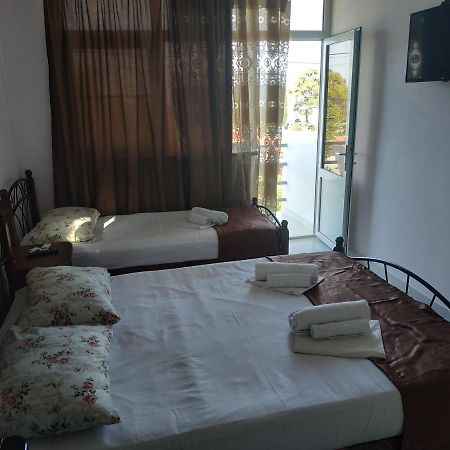 Guest House U Antoniny Gagra Esterno foto