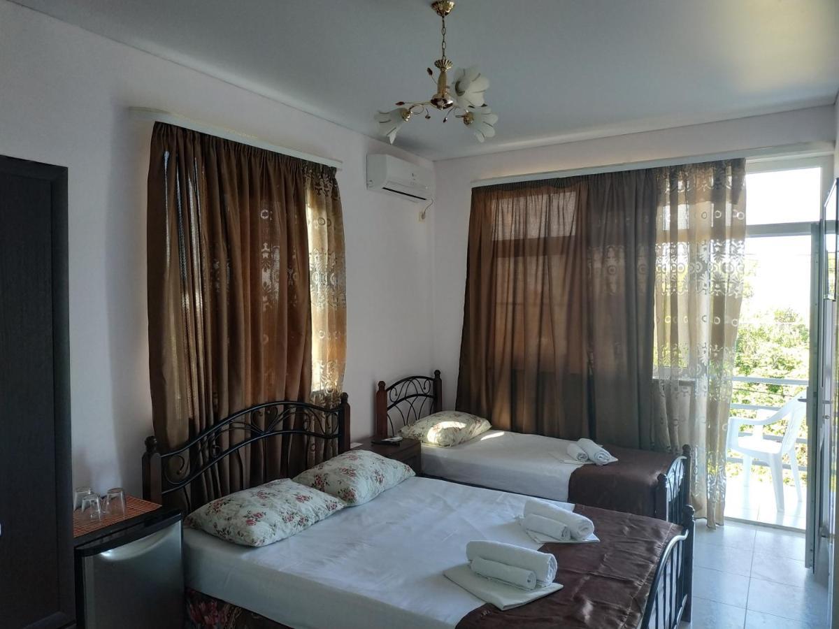Guest House U Antoniny Gagra Esterno foto